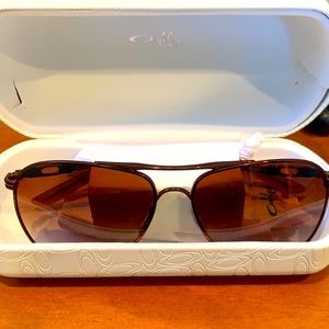 Never worn Womens Oakley aviators
